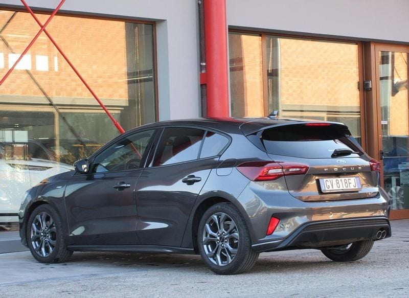 Usata Ford Focus ST-Line 116 CV (85 kW) 2024 Marrone Berlina