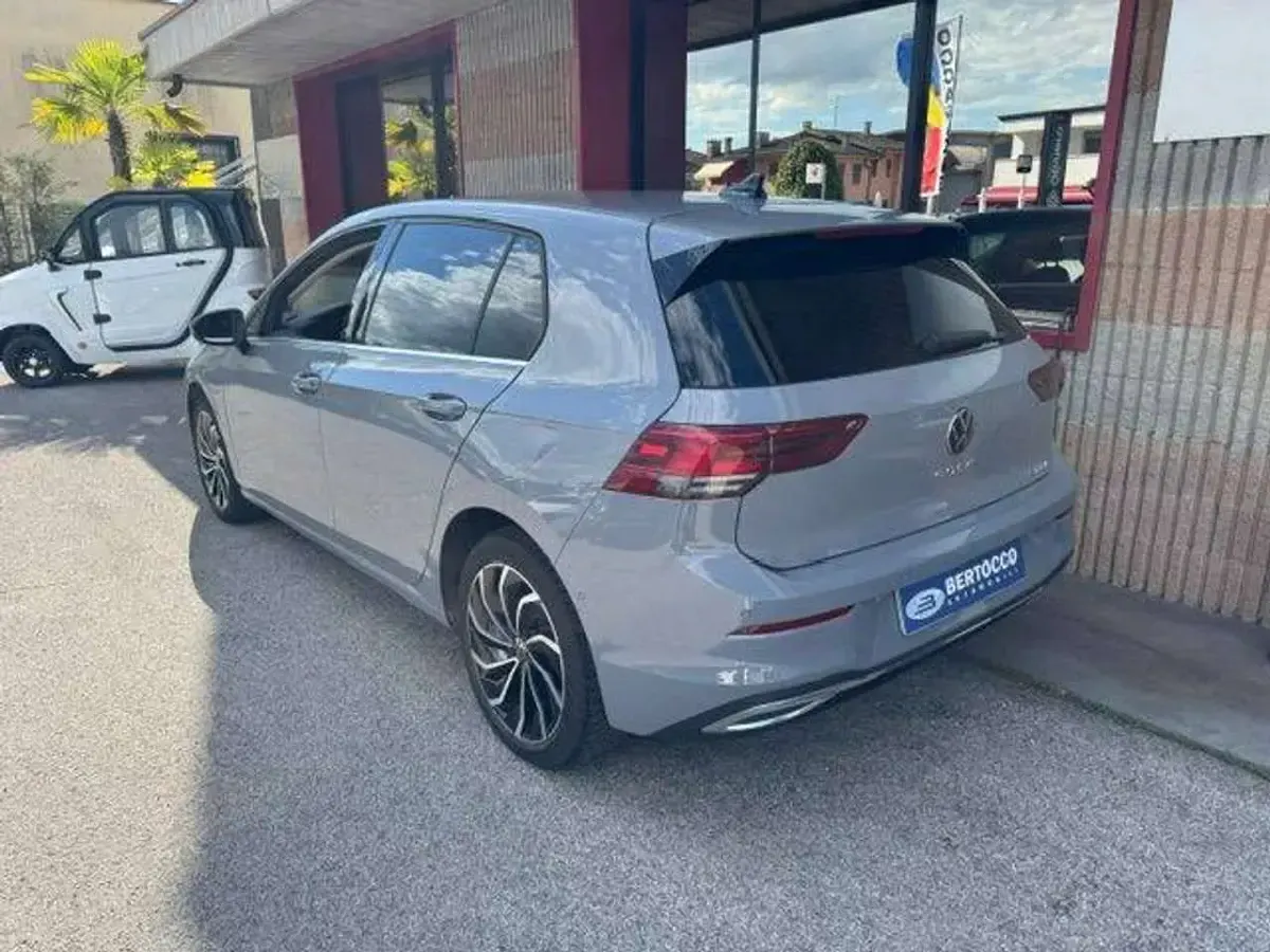 Usata VW Golf VIII Style 150 CV (110 kW) 2021 Grigio Berlina