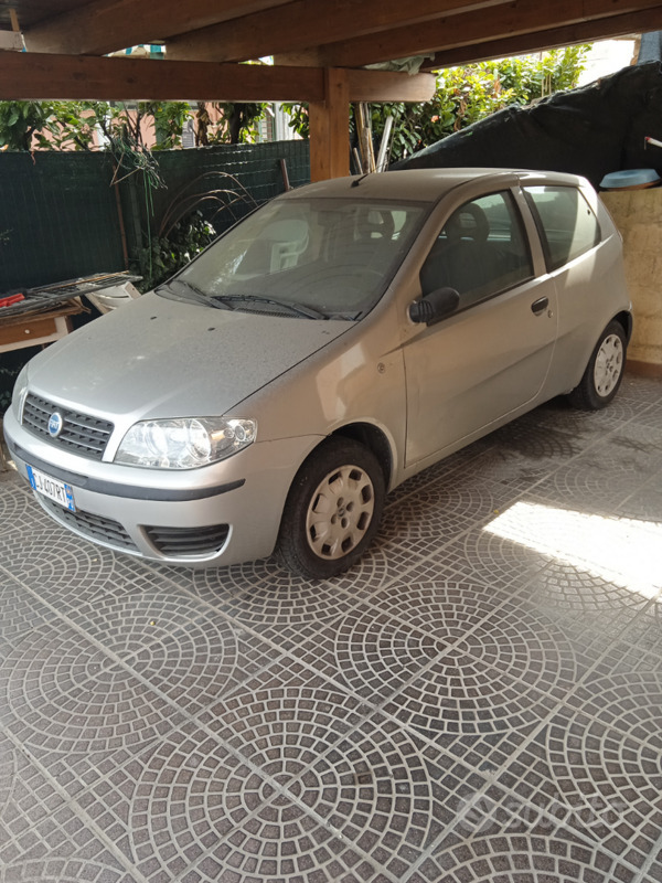 Usato 2004 Fiat Punto 1.2 Benzin 60 CV (1.500 €)