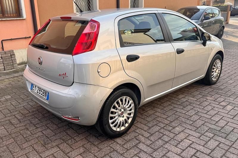Usata Fiat Punto 69 CV (50 kW) 2014 Argento Utilitaria
