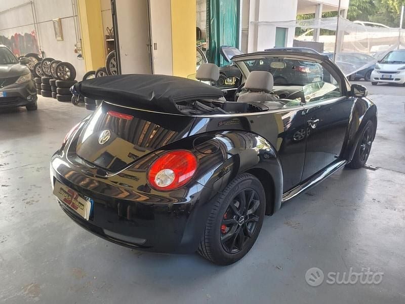 Usata VW Beetle Cabriolet 105 CV (77 kW) 2006 Nero Cabrio
