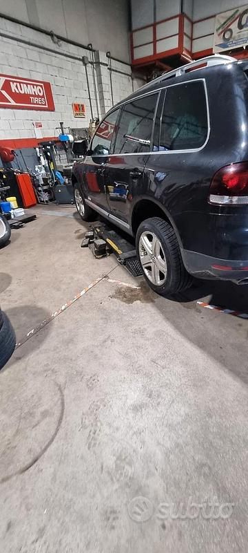 Nero Usata 2007 VW Touareg SUV | 4500 € (Super prezzo) - Immagine 1/4