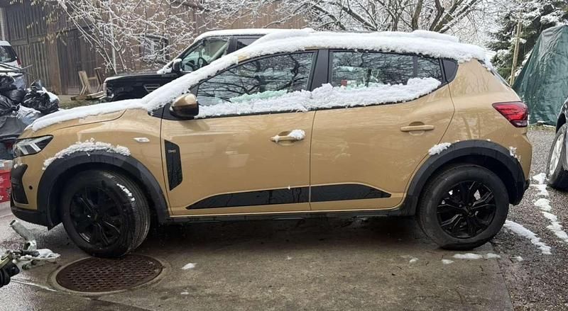 Usata Dacia Sandero Stepway 101 CV (74 kW) 2024 Beige Utilitaria