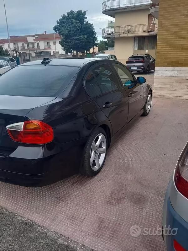 Usata BMW 2000 177 CV (130 kW) 2008 Nero Berlina