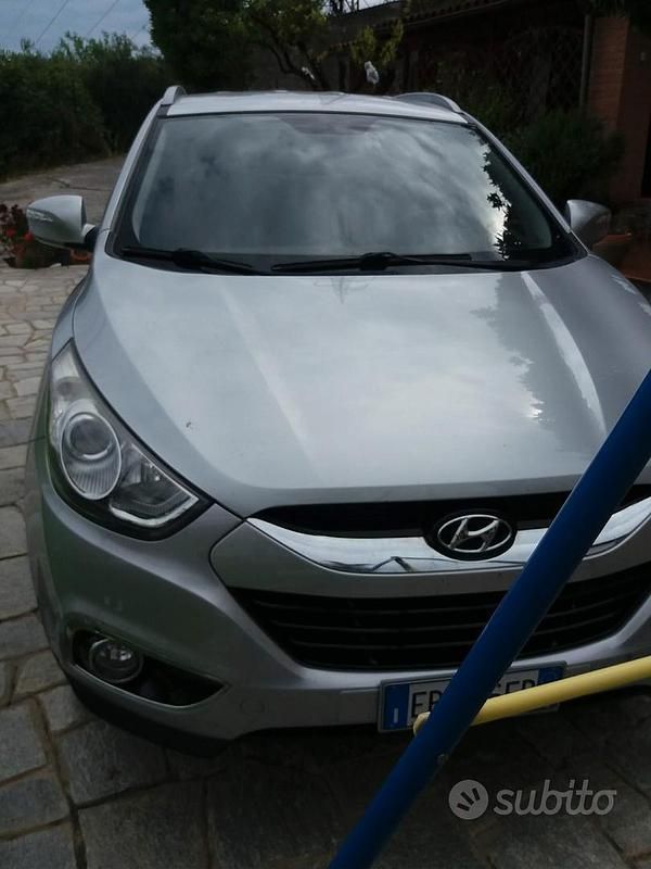 Grigio Usata 2012 Hyundai ix35 SUV | 7500 € (Ottimo prezzo) - Immagine 1/4