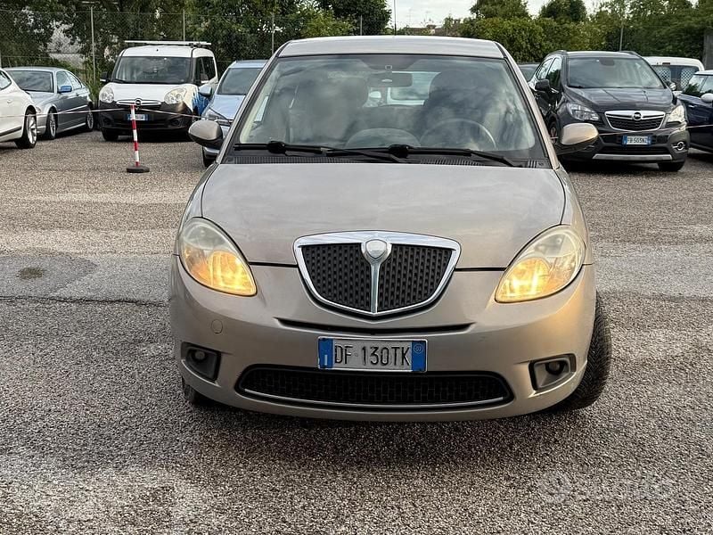 Usata Lancia Ypsilon 77 CV (56 kW) 2007 Grigio Utilitaria