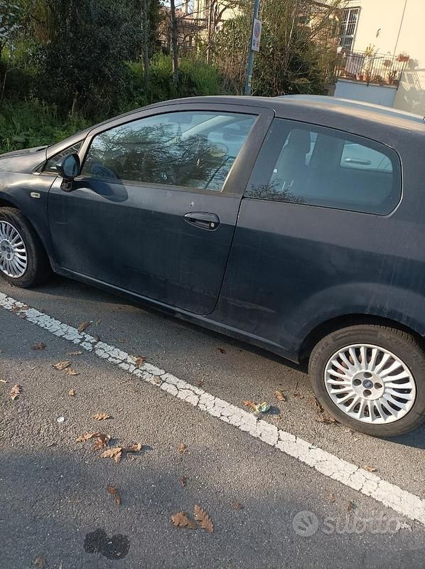 Usata Fiat Punto 77 CV (56 kW) 2010 Utilitaria