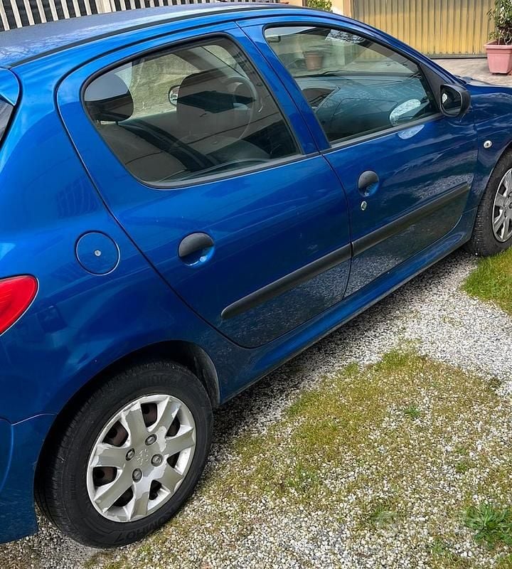 Usata Peugeot 206+ 60 CV (44 kW) 2011 Blu Utilitaria