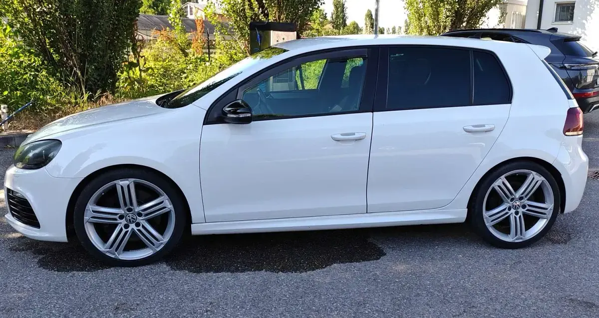 Usata VW Golf VI R 271 CV (199 kW) 2010 Bianco Utilitaria