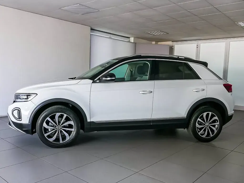 Usata VW T-Roc Style 110 CV (80 kW) 2023 Pure white nero SUV