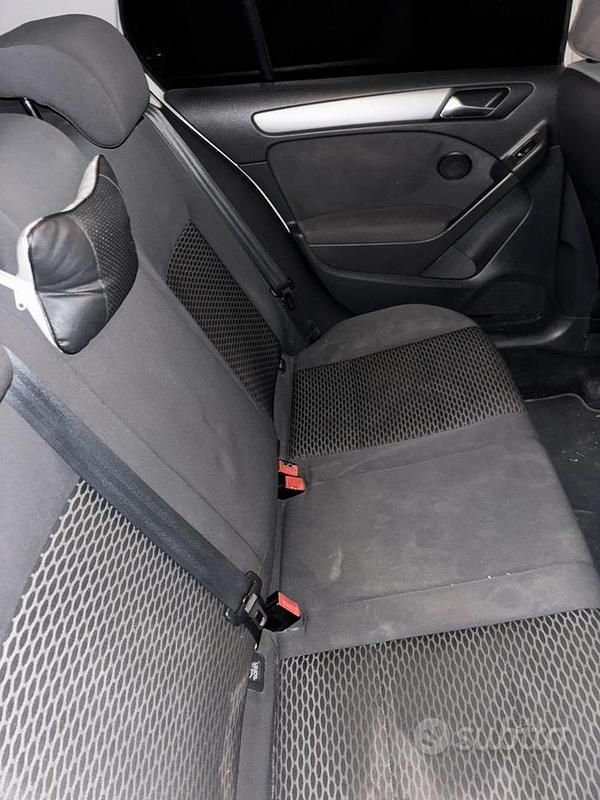 Usata VW Golf VI 140 CV (102 kW) 2011 Bianco Utilitaria