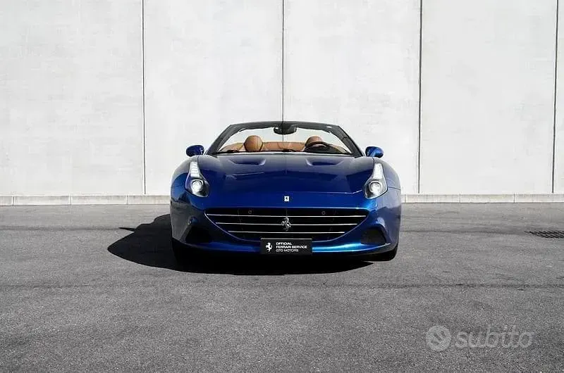Usata Ferrari California 560 CV (411 kW) 2014 Bluazzurro Cabrio