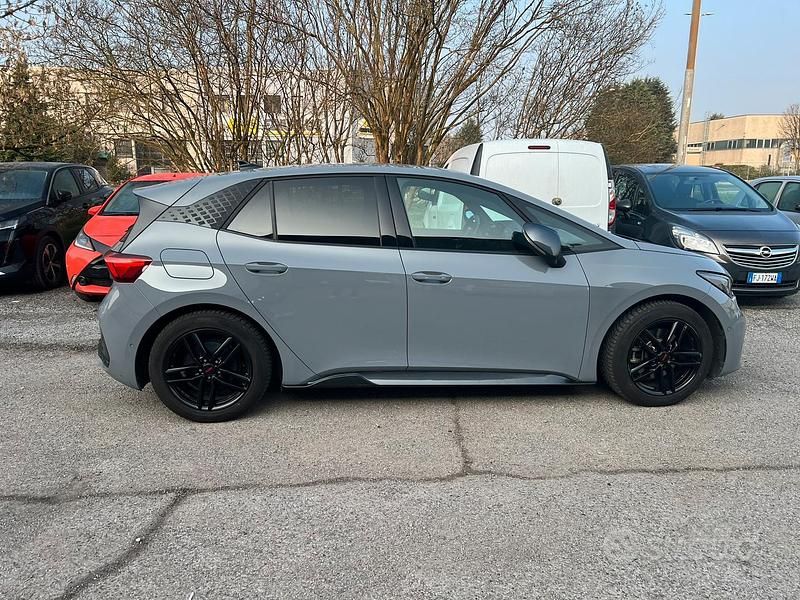 Usata Cupra Born 150 kW (204 CV) 2022 Grigio Utilitaria