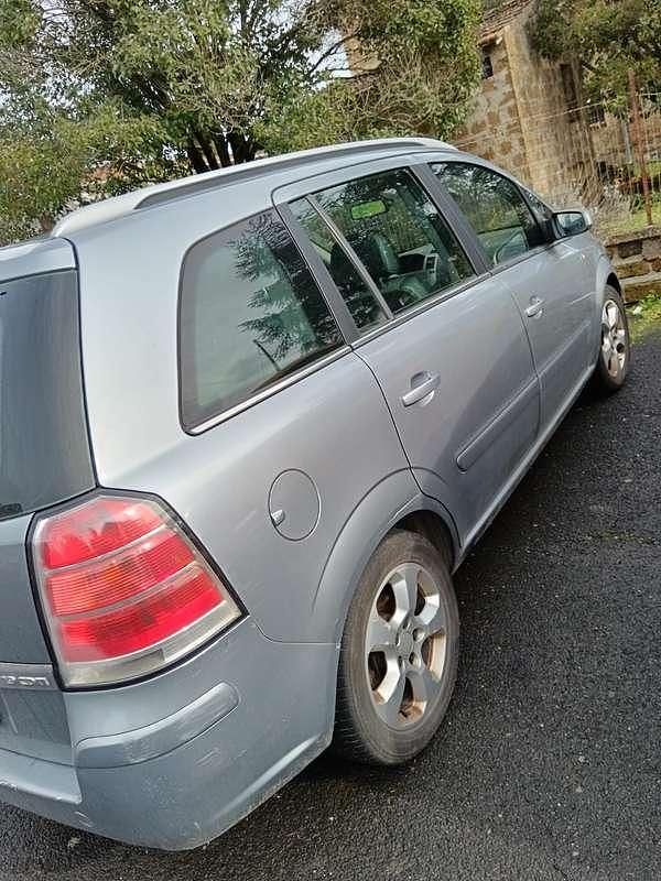 Usata Opel Zafira Club 101 CV (74 kW) 2006 Argento Monovolume
