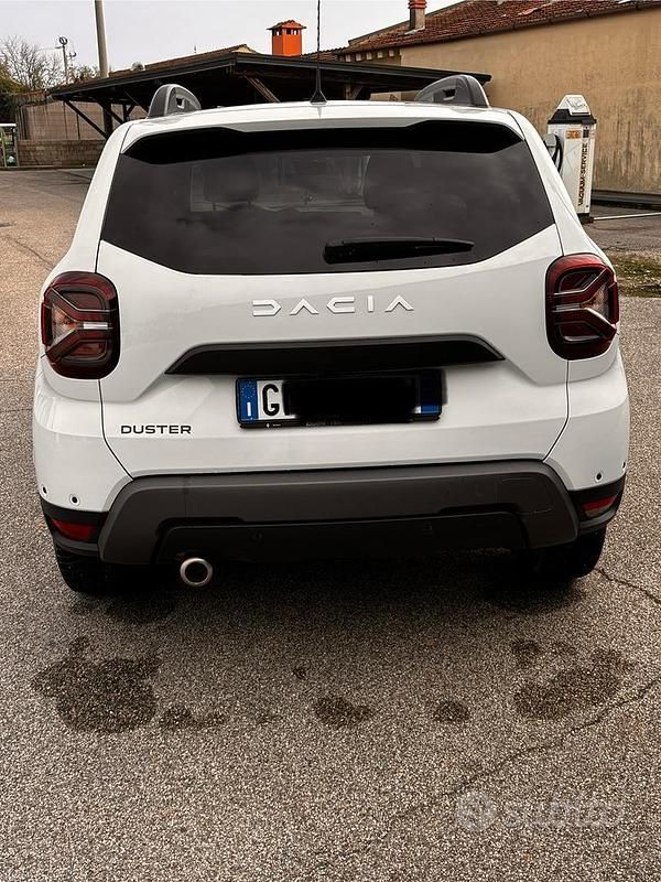Usata Dacia Duster Journey 101 CV (74 kW) 2023 Bianco SUV