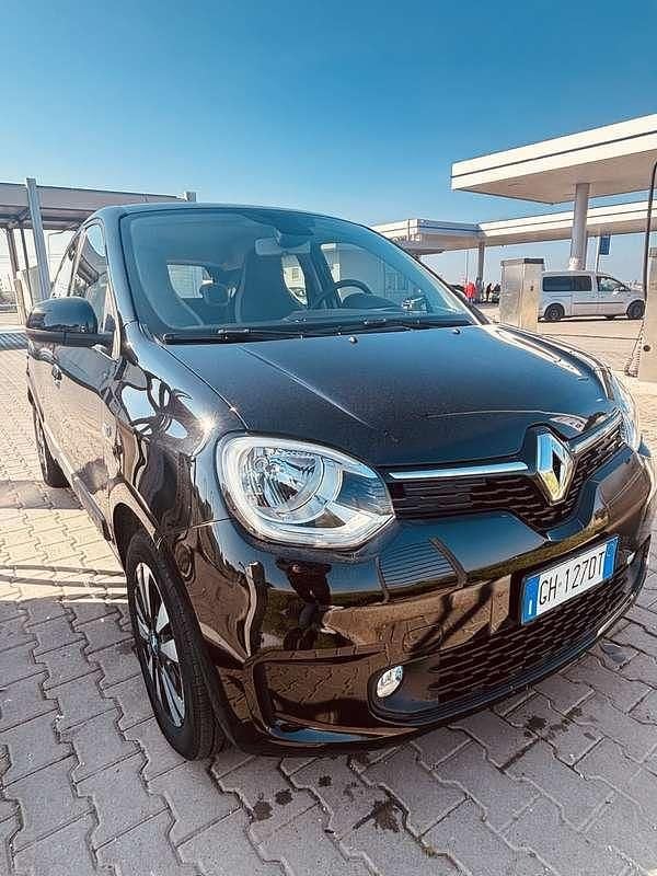 Usata Renault Twingo Zen 30 kW (42 CV) 2021 Nero Utilitaria