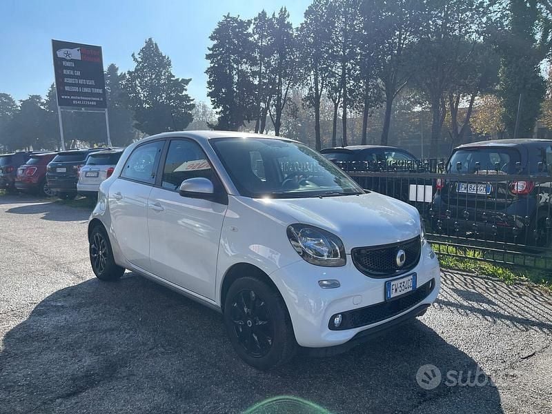 Usata Smart ForFour 70 CV (51 kW) 2019 Bianco Utilitaria