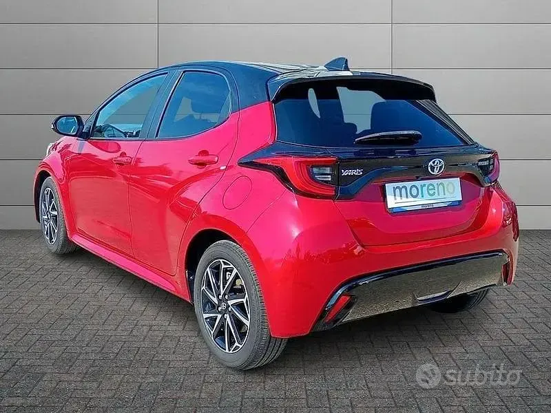 Usata Toyota Yaris Hybrid Style 92 CV (67 kW) 2023 Rosso SUV