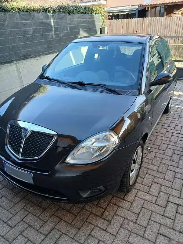 Usata Lancia Ypsilon 60 CV (44 kW) 2008 Utilitaria