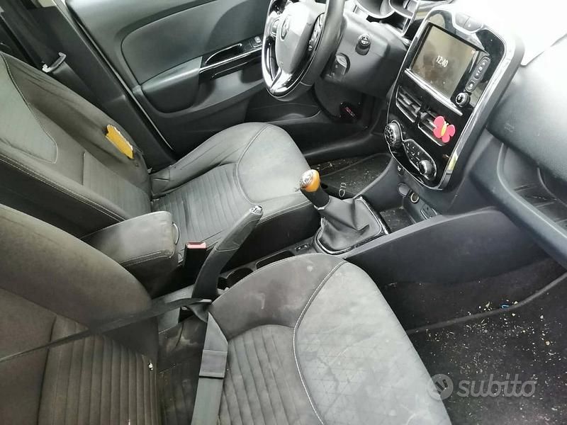 Second-hand Renault Clio IV 90 CP (66 kW) 2013 Alb Berlinǎ