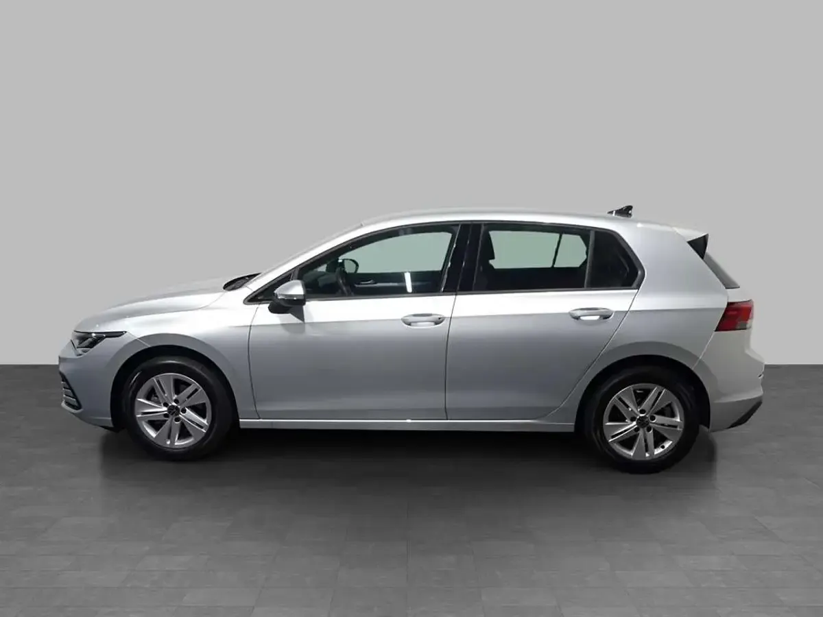 Usata VW Golf VIII Life 116 CV (85 kW) 2021 Reflex silver metallizzato Berlina