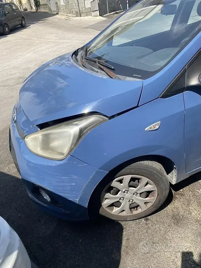 Usata Hyundai i10 66 CV (48 kW) 2014 Bluazzurro Utilitaria