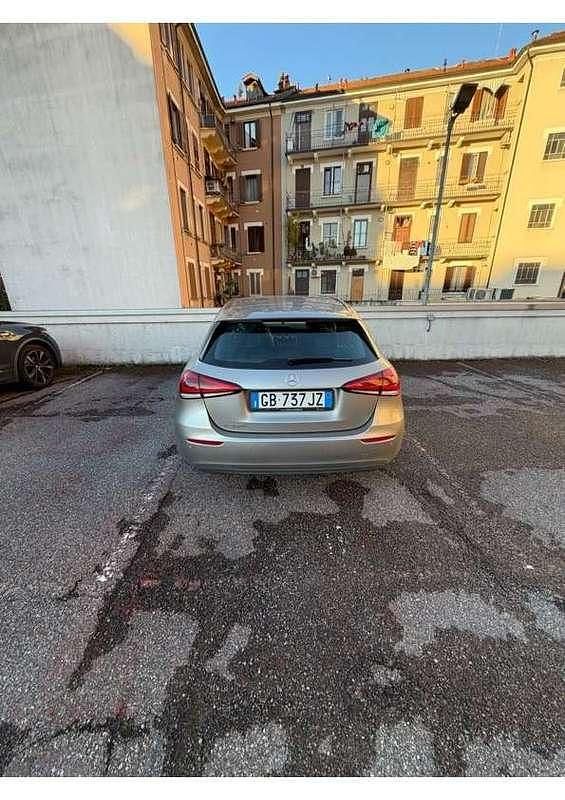 Usata Mercedes A180 Business 136 CV (100 kW) 2020 Argento Berlina