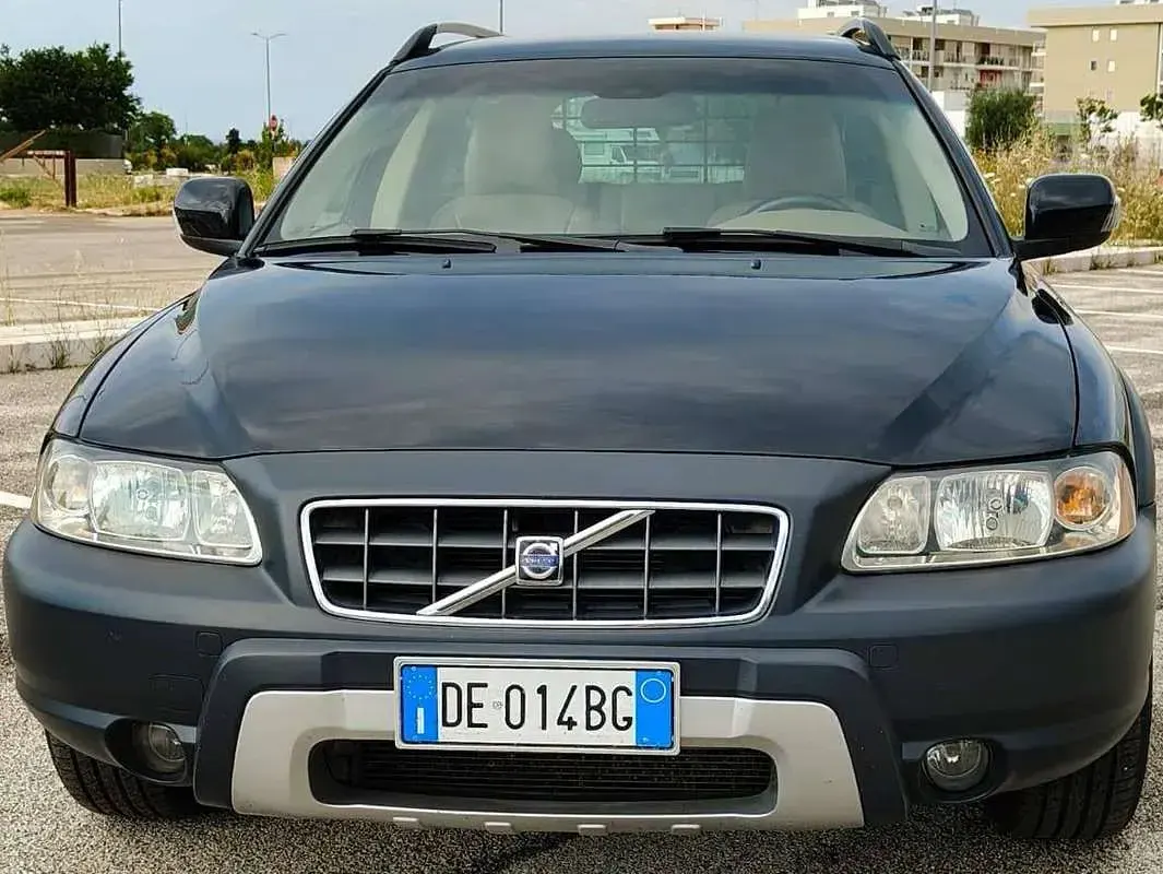 Usata Volvo XC70 Summum 185 CV (136 kW) 2006 Nero Station wagon