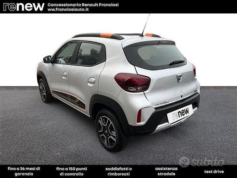 Usata Dacia Spring Comfort Plus 33 kW (45 CV) 2022 Grigio chiaro Utilitaria