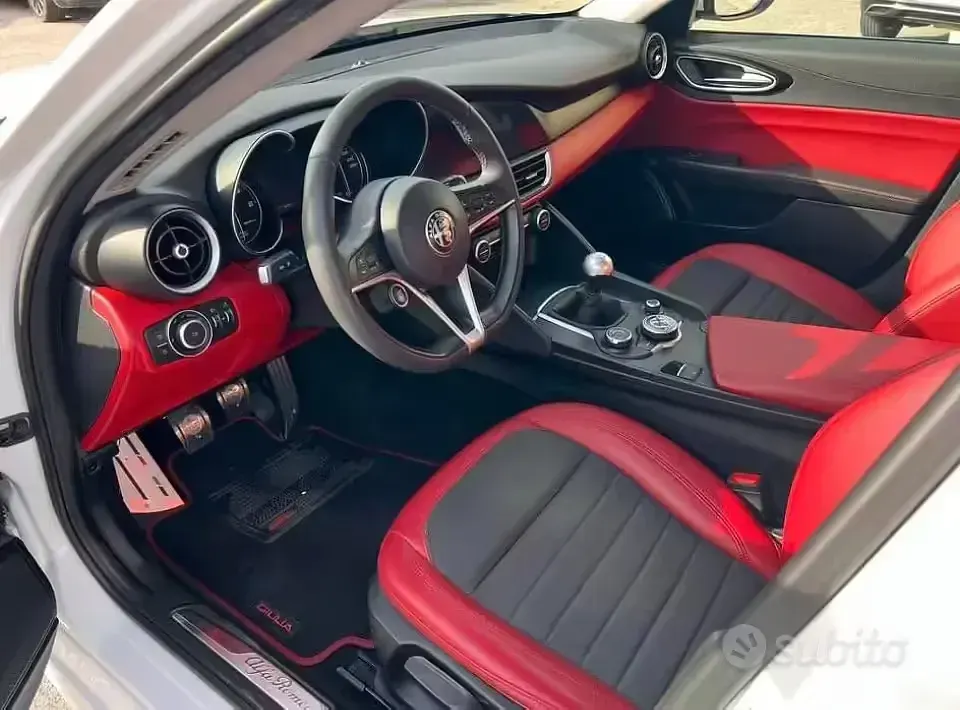 Usata Alfa Romeo Giulia 150 CV (110 kW) 2018 Bianco Berlina