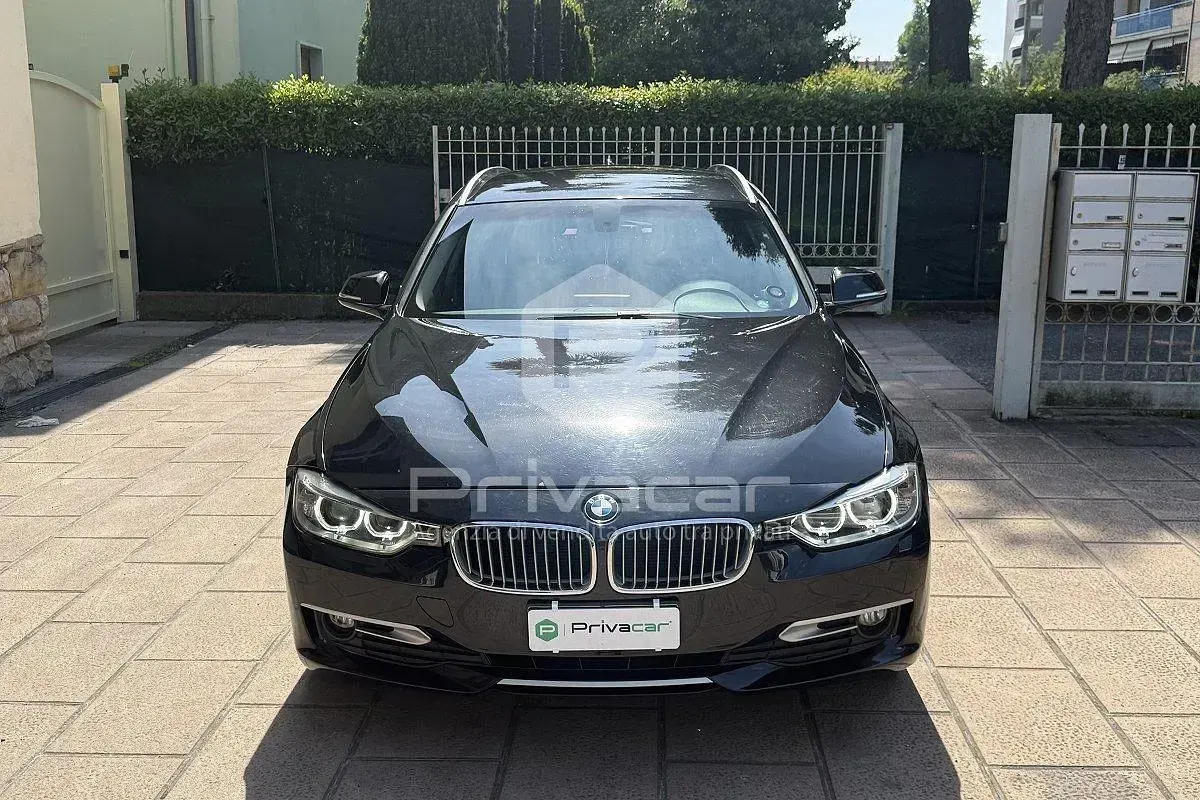Begagnad BMW 318 Comfort Edition 143 HK (105 kW) 2013 Svart Kombi