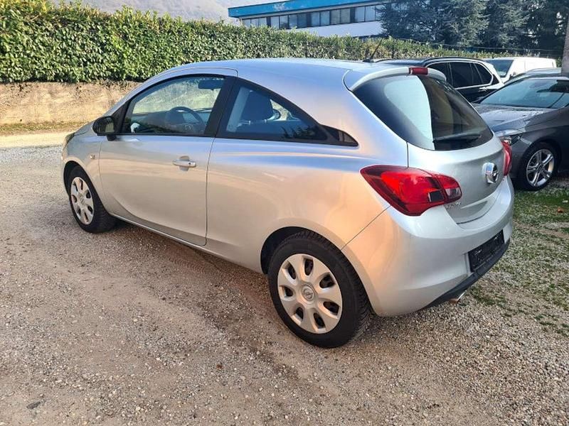 Usata Opel Corsa Edition 95 CV (69 kW) 2017 Argento Utilitaria