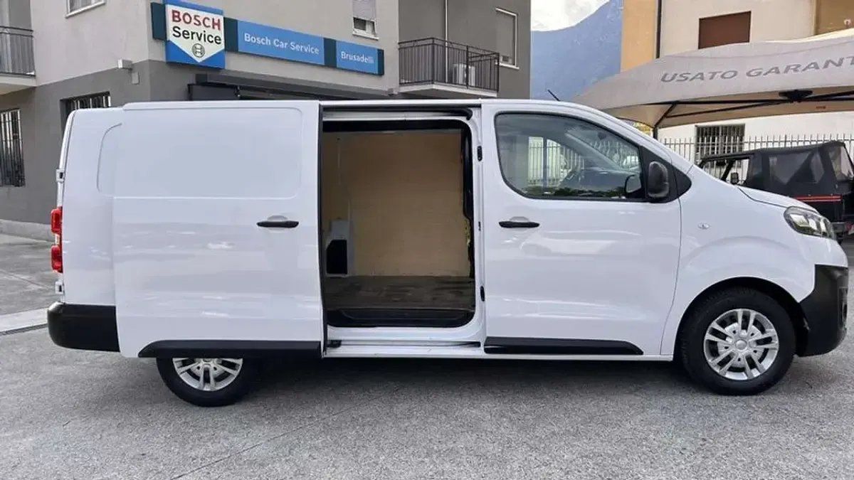 Usata Opel Vivaro-e Combi S 102 CV (75 kW) 2023 Bianco Monovolume