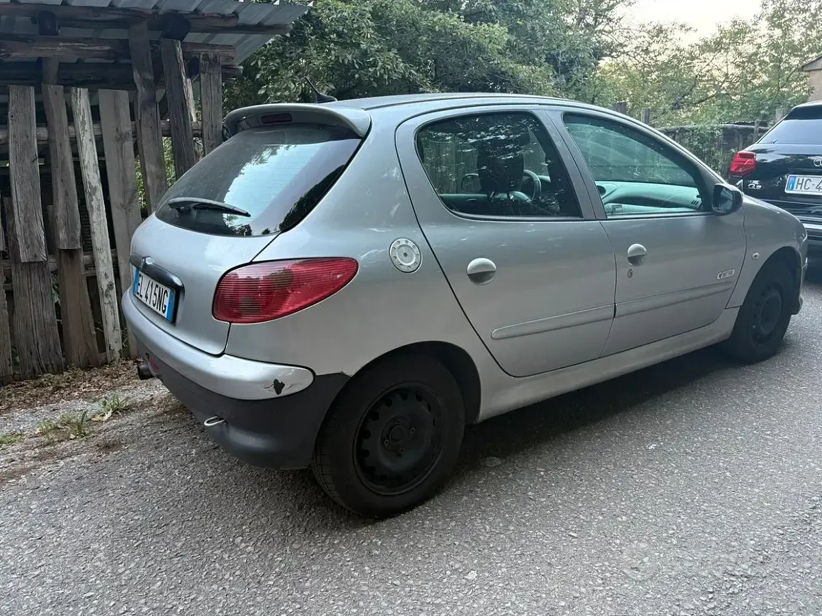 Usata Peugeot 206 68 CV (50 kW) 2006 Berlina