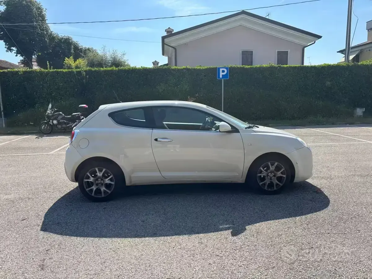 Usata Alfa Romeo MiTo 79 CV (58 kW) 2009 Bianco Utilitaria