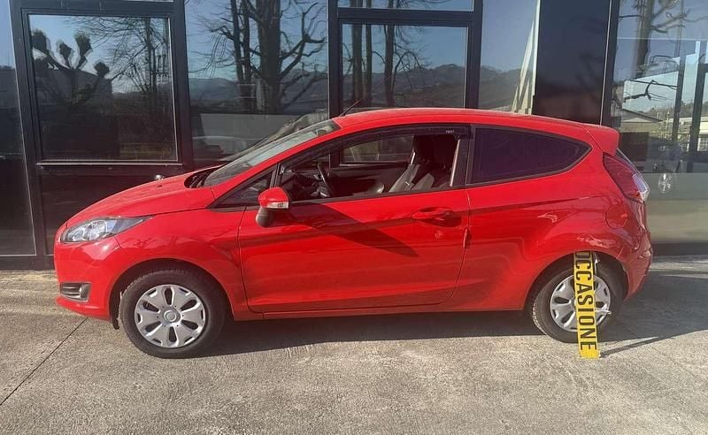 Usata Ford Fiesta 82 CV (60 kW) 2016 Berlina