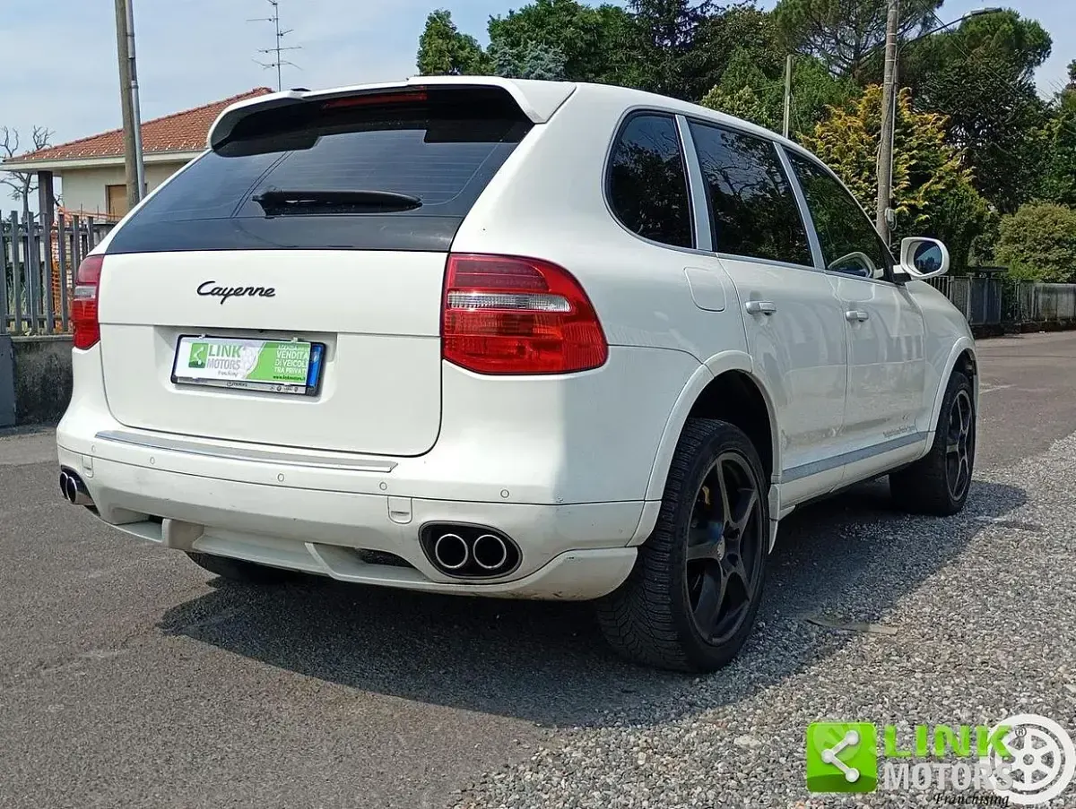 Usata Porsche Cayenne 239 CV (175 kW) 2009 Bianco SUV