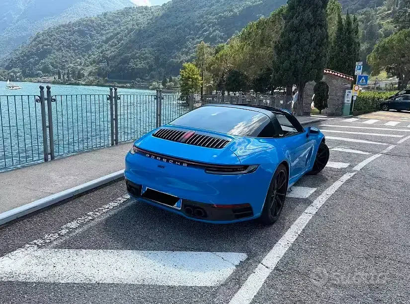Usata Porsche 911 Targa 4 385 CV (283 kW) 2023 Bluazzurro Cabrio
