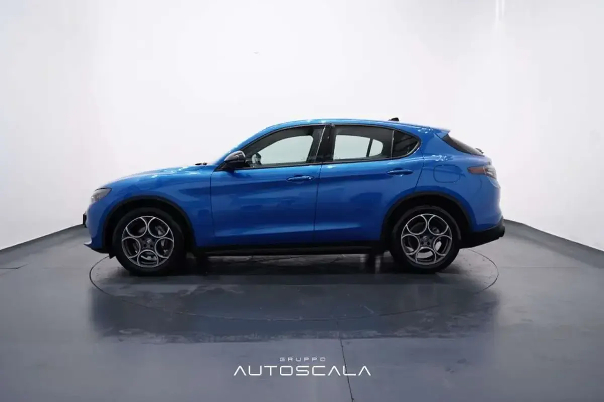 Usata Alfa Romeo Stelvio Sprint 160 CV (117 kW) 2024 Blu misano SUV