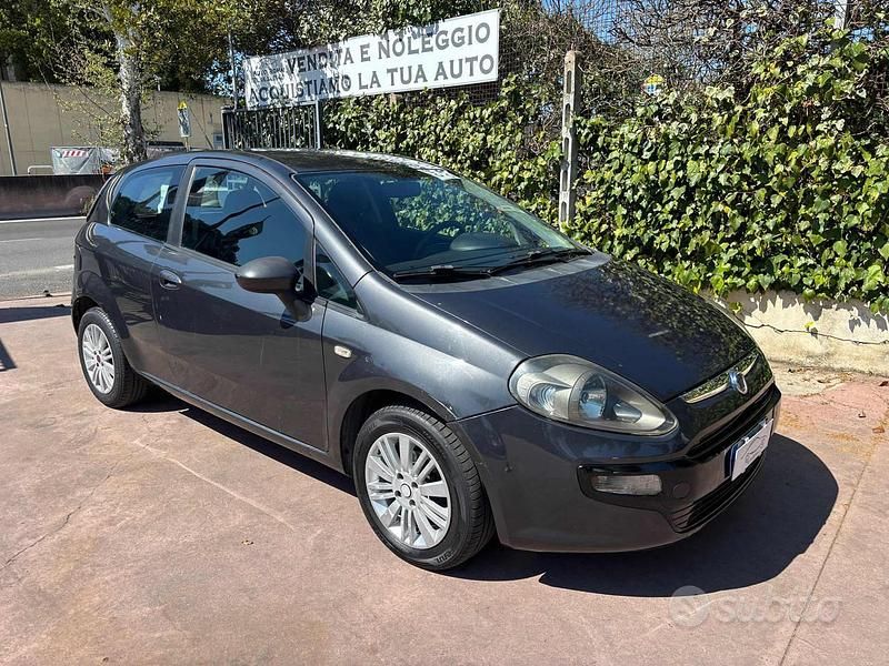 Usata Fiat Punto 75 CV (55 kW) 2012 Antracite Utilitaria