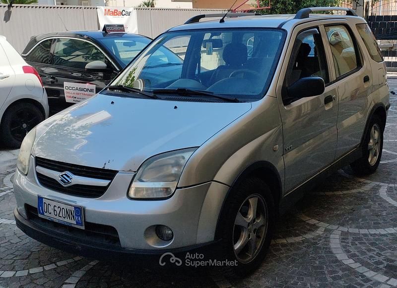 Usata Suzuki Ignis 99 CV (72 kW) 2006 Gray Utilitaria