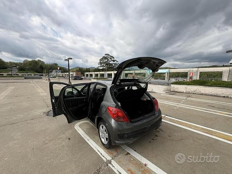 Usata Peugeot 207 88 CV (64 kW) 2007 Grigio Berlina