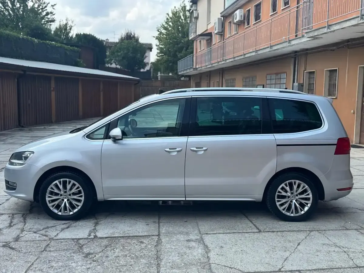 Usata VW Sharan Trendline 140 CV (102 kW) 2011 Argento Monovolume