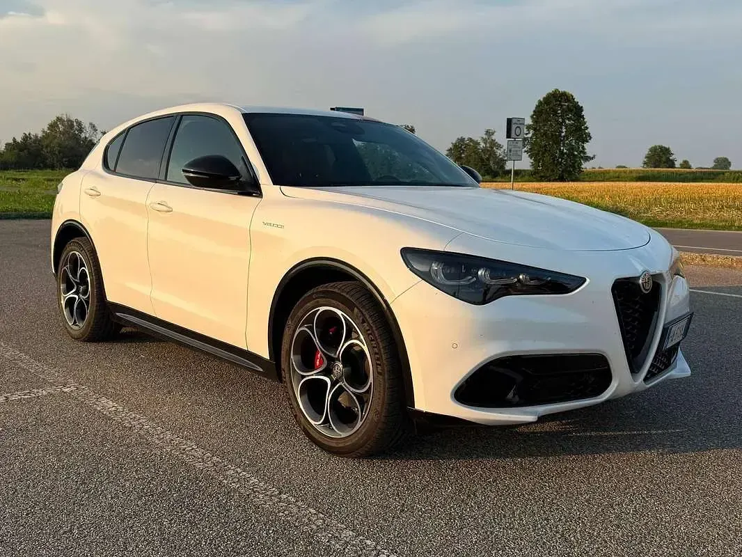 Usata Alfa Romeo Stelvio Veloce 209 CV (153 kW) 2025 Bianco SUV