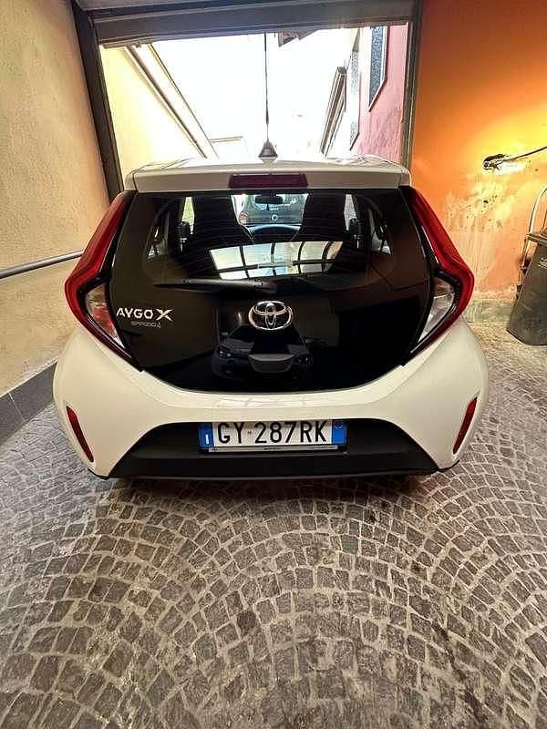 Usata Toyota Aygo X Edition 72 CV (52 kW) 2025 Nero SUV