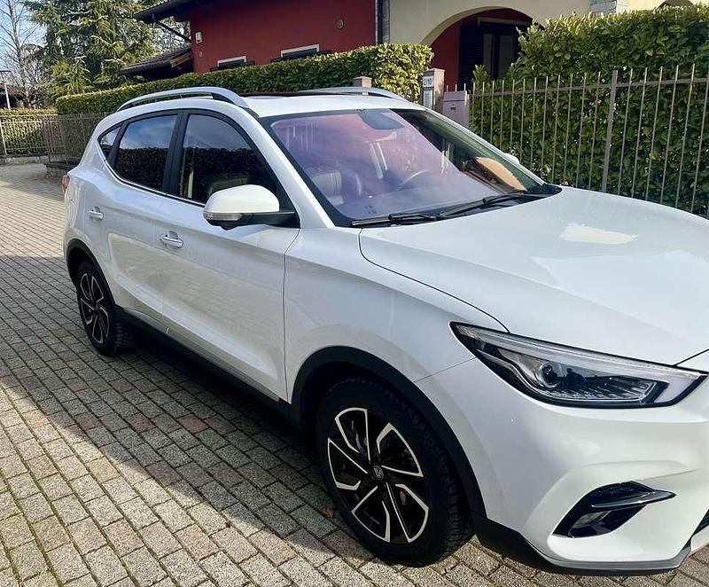 Usata MG ZS Luxury 117 CV (86 kW) 2022 Bianco Berlina