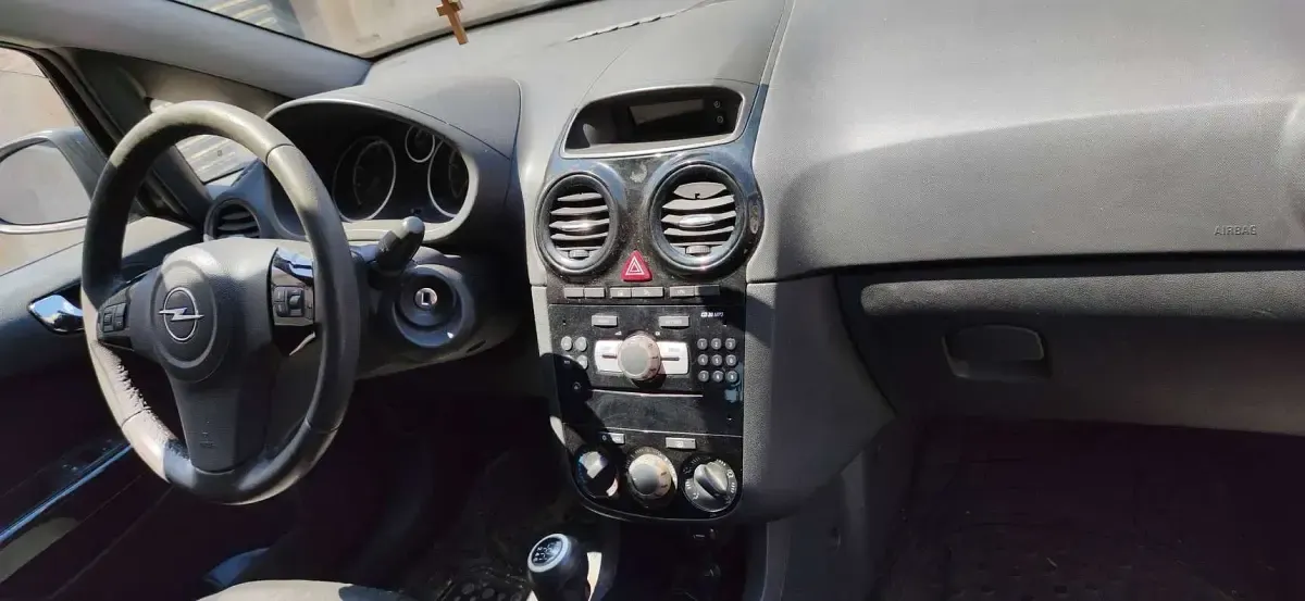 Usata Opel Corsa 86 CV (63 kW) 2013 Marrone Utilitaria