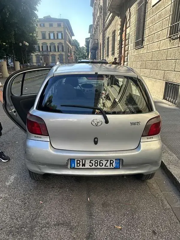 Usata Toyota Yaris Sol 68 CV (50 kW) 2001 Berlina