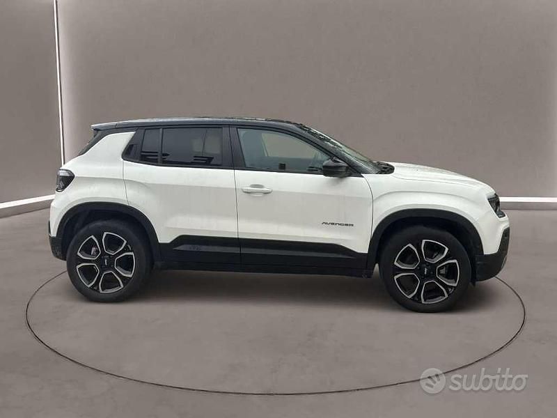 Usata Jeep Avenger 73 kW (100 CV) 2024 Bianco SUV