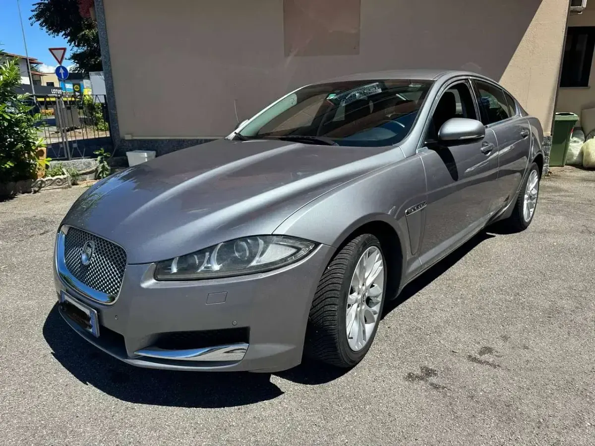 Usata Jaguar XF S 190 CV (139 kW) 2012 Argento Berlina